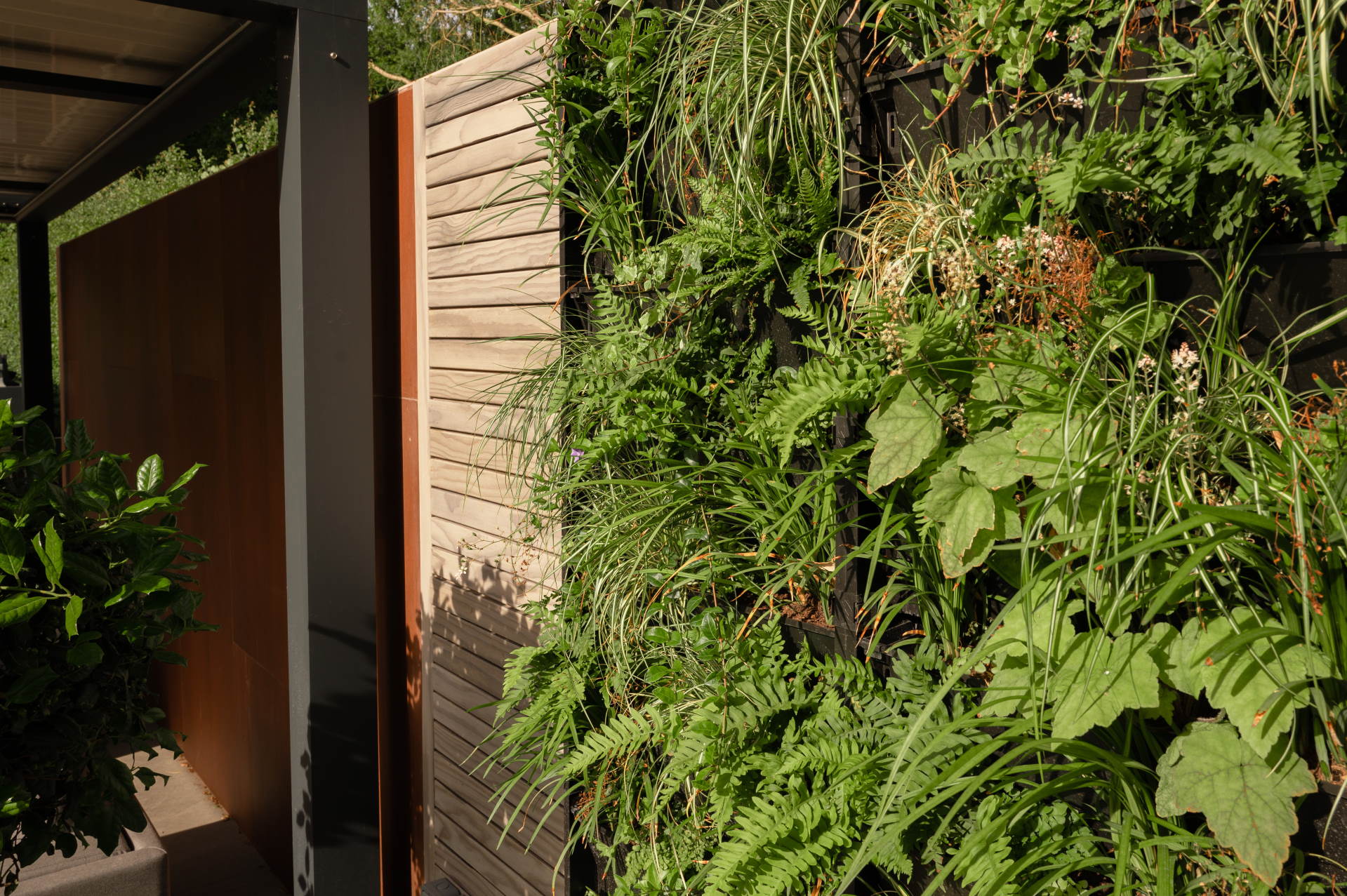 J&S Scapes - Amersham - Buckinghamshire Garden Design - 07