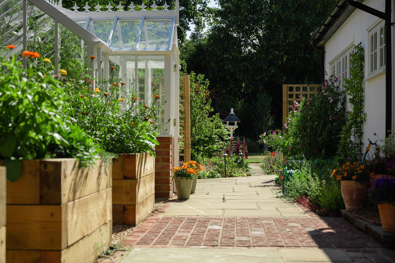 J&S Scapes - Bucks Garden Design - CHalfont St. Giles - 10